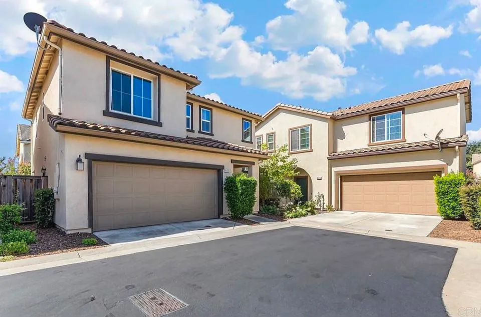 6406 Brando Loop