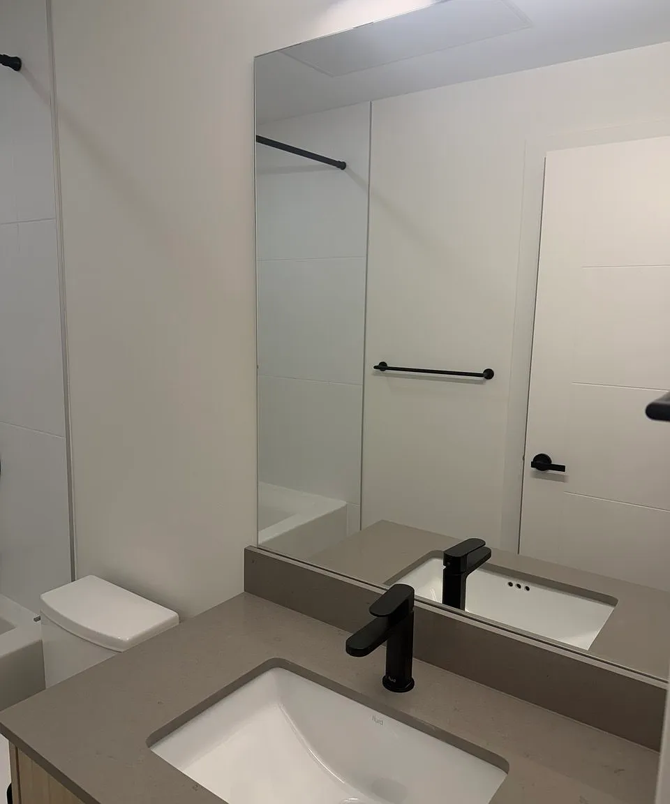 2 bed, 551 sqft, $1,900 — Photo 2