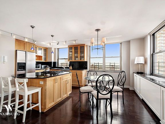 5th image of 301 E 79th St #Penthouse