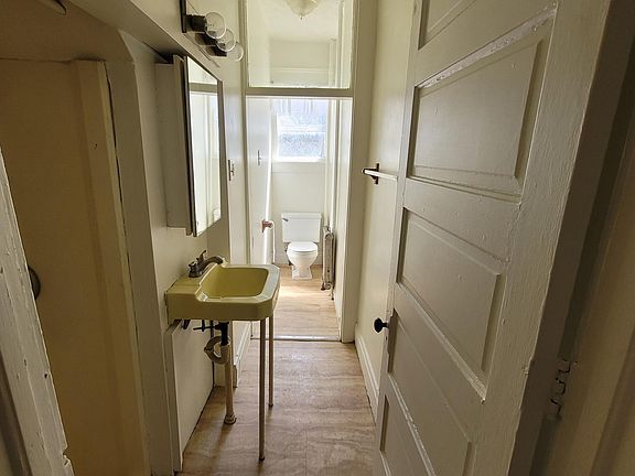 2nd image of 156 Ira Ave