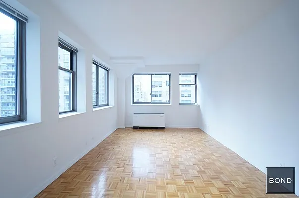 Rented by Bond New York | media 2