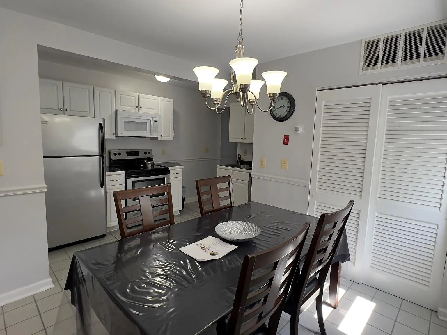 1 bed, 800 sqft, $2,000 — Photo 3