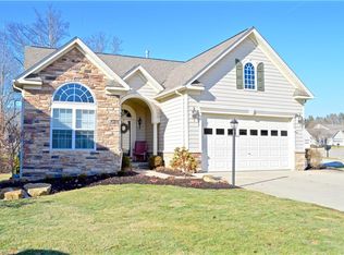 796 Willow Creek Dr, Akron, OH 44333