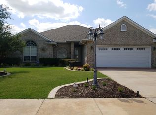 1715 SW 47th St, Lawton, OK 73505
