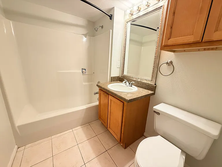 Glenbrooke Apartments — Photo 21