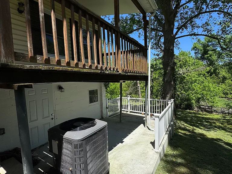 1316 Pleasant Valley Rd — Photo 32