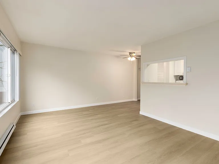 Cordova Apartments — Photo 41