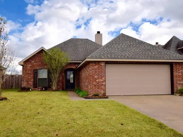 301 Camelot Hill Dr, Youngsville, LA 70592