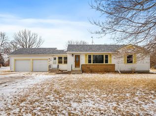 415 8th St, Gaylord, MN 55334