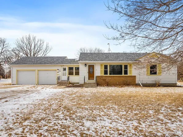 415 8th St, Gaylord, MN 55334