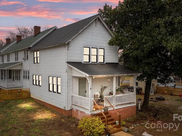 49 Boyden St, Badin, NC 28009