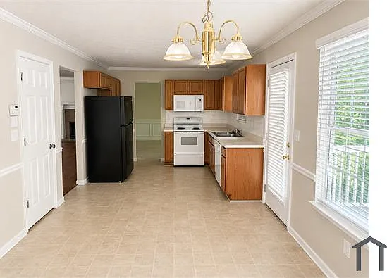 4182 Torbay Dr — Photo 4