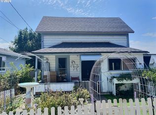 55 W 6th St, Coquille, OR 97423