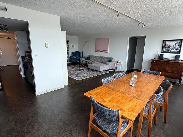380 Pelissier St #1906 — Photo 4
