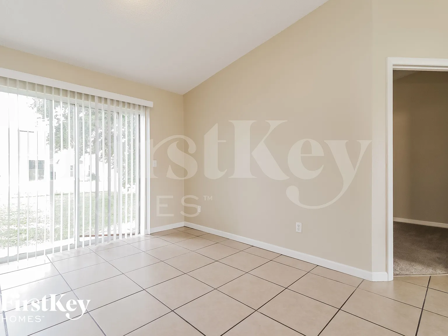3 bed, 2.0 bath, 1528 sqft, $1,375 — Photo 4