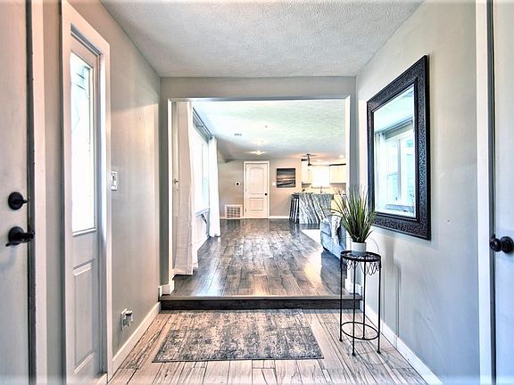5th image of 22926 Lake Shore Dr
