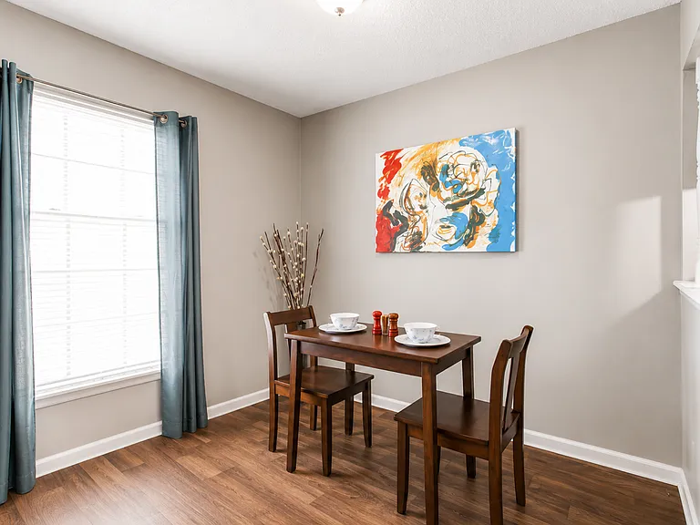 Lenexa Crossing Apartments — Photo 10