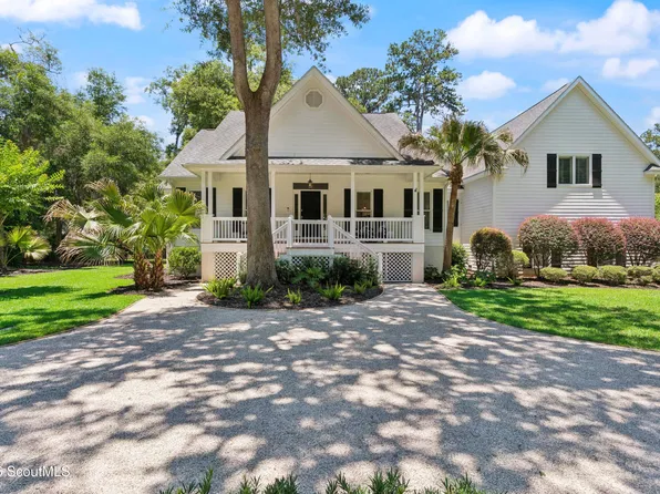 209 W Point Dr, Saint Simons Island, GA 31522