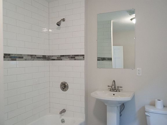42 Hamilton St. #2 Everett Shared Unit Photo 9