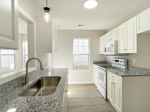 5th image of 236 Bridgedale Dr