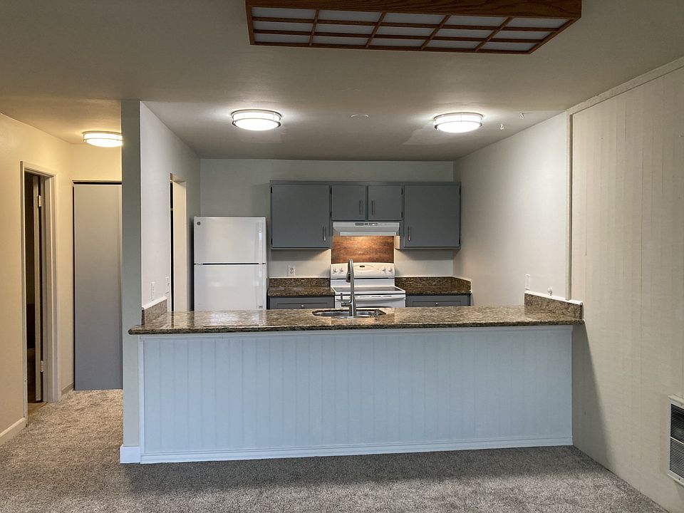 Kitchen with pantry to the left
