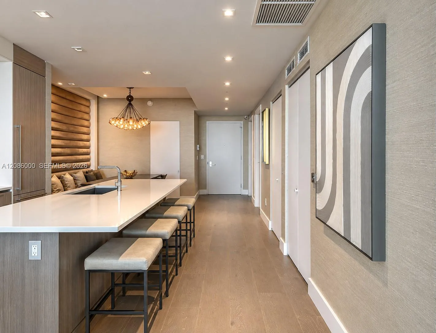 Icon Bay Condo — Photo 3
