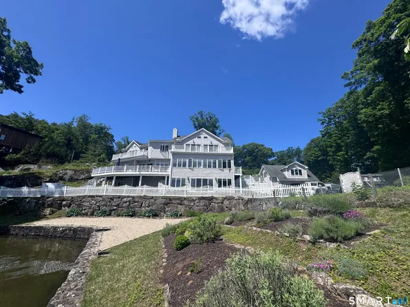1 Oak Drive, New Fairfield, CT 06812