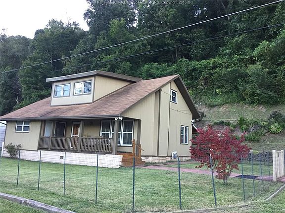 2nd image of 1556 Alder Dr