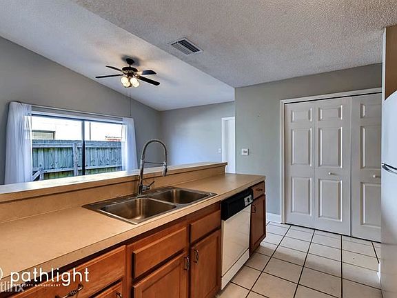 3rd image of 2533 Gulfbreeze Cir