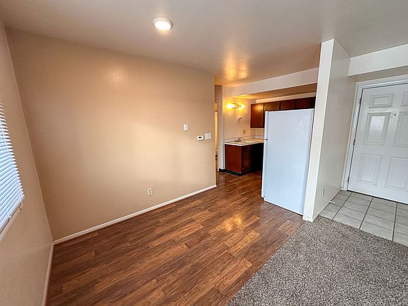 5th image of 129 S Oak Ave #22