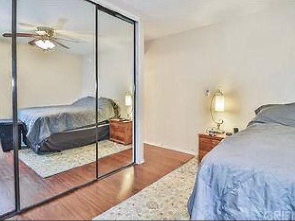 3rd image of 18645 Hatteras St Unit 221