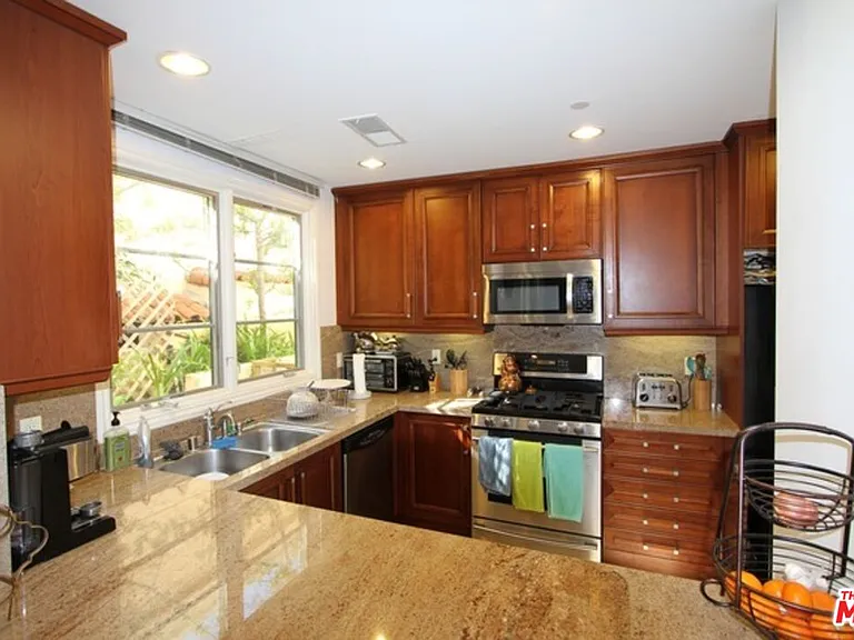 1120 21st St #1 — Photo 4