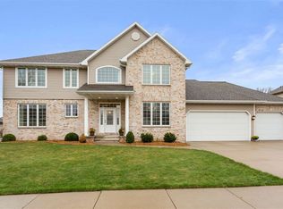 301 E Stratford Ln, Appleton, WI 54913