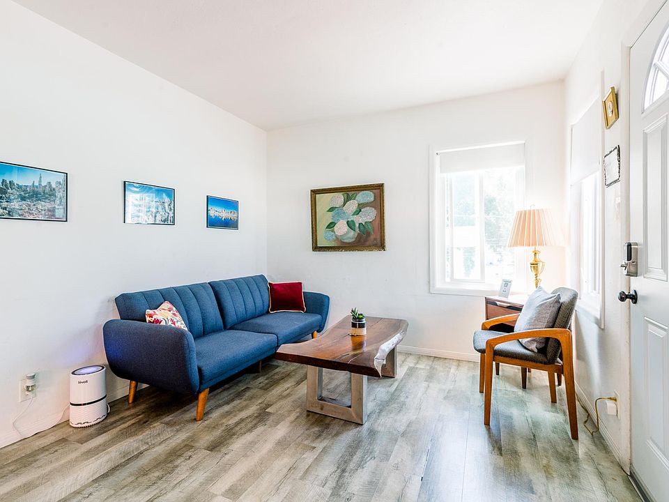 1st image of 2614 W Manchester Blvd #1