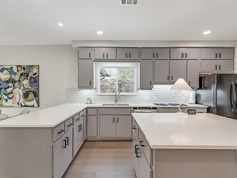 5606 Sedgefield Dr — Photo 3