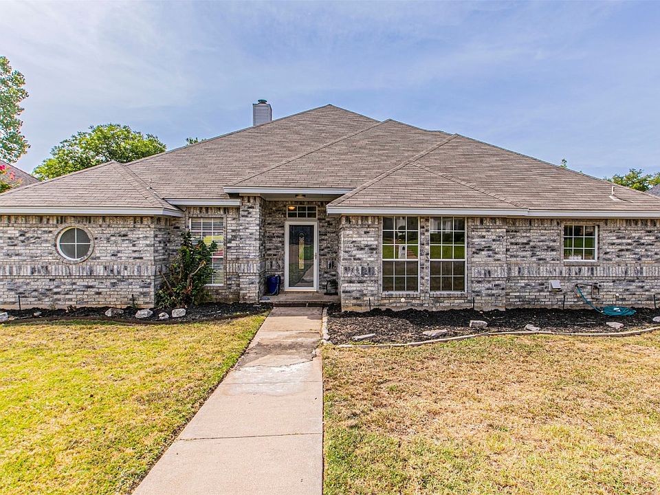 1st image of 816 Xavier Dr