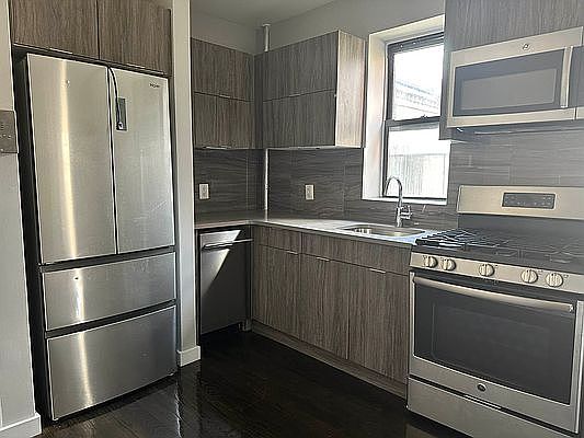 1st image of 328 E 106th St APT 10