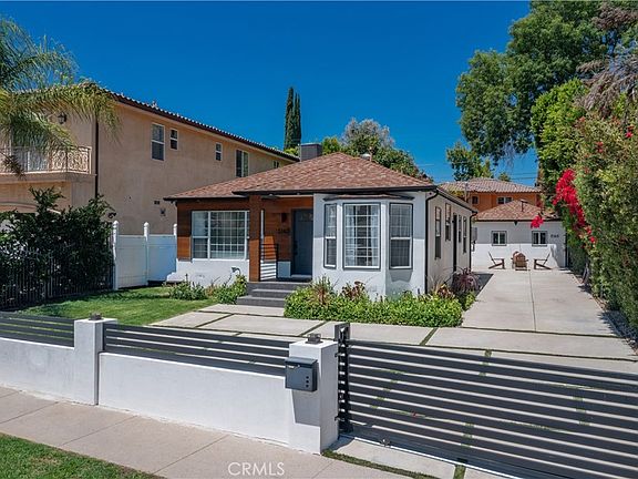 3rd image of 5143 Newcastle Ave