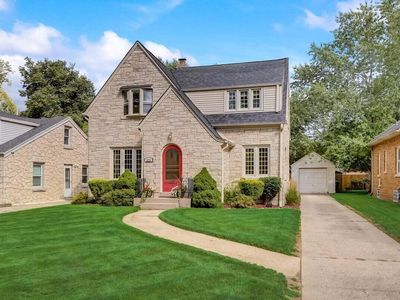 623 North Cumberland DRIVE, Waukesha, WI, 53188
