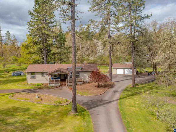 88772 Cheryl Ln, Veneta, OR 97487