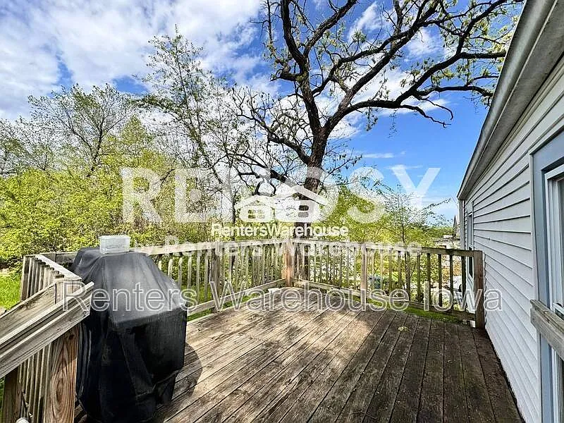 Nice 2 Bedroom Home — Photo 2