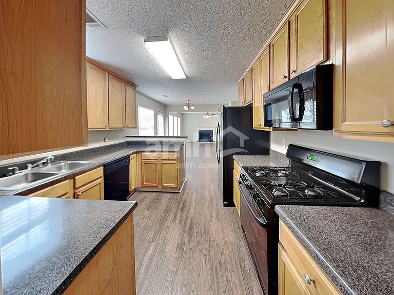 7829 Village Pass — Photo 3