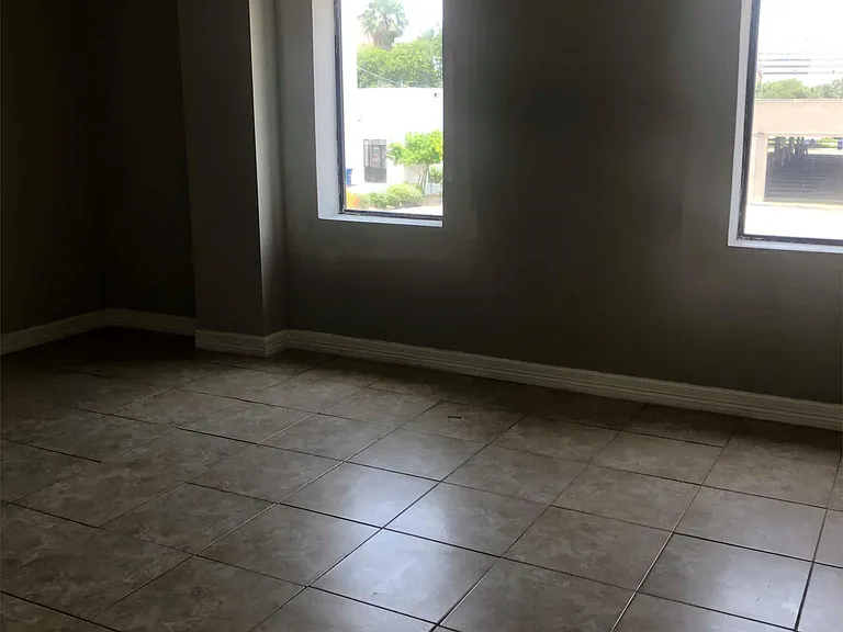 509 Lawrence St #202 — Photo 4
