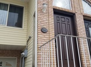 66 Pelican Cir, Staten Island, NY 10306
