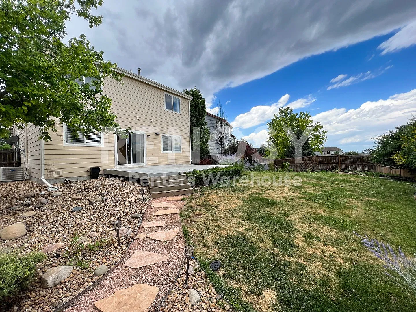 October Lease Incentive 5118 S Sicily St — Photo 3