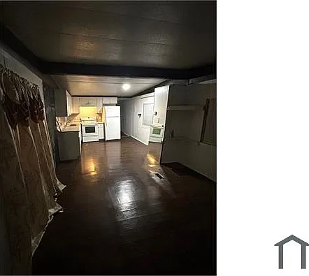2 bed, $1,000 — Photo 2