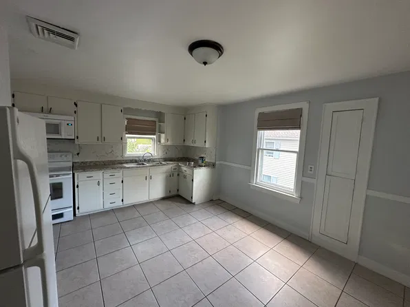 603 High St #B, Middletown, CT 06457