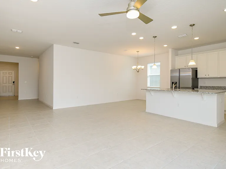 1227 Ponca Rd — Photo 4