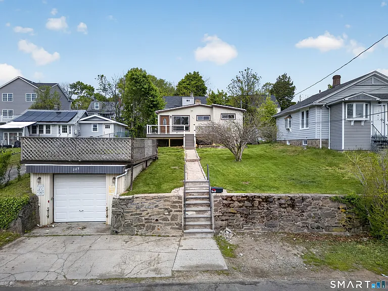 207 Hillcrest Rd — Photo 3
