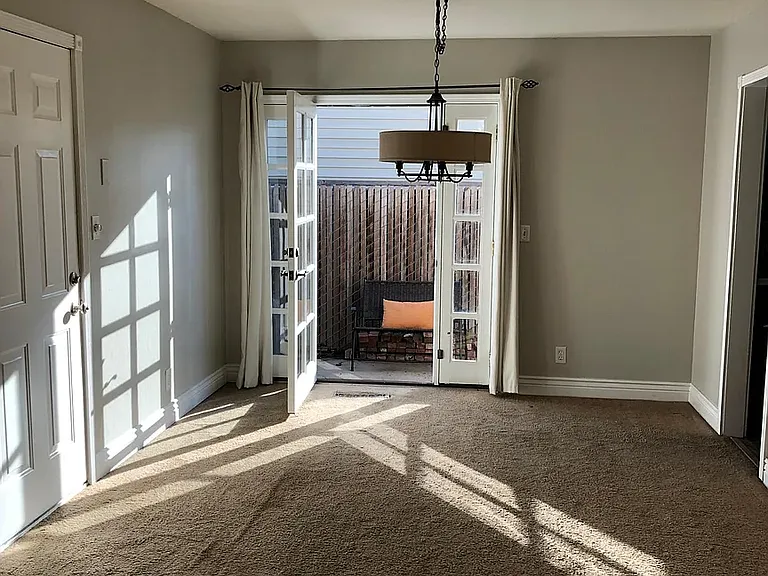 2116 Crestline Rd — Photo 17